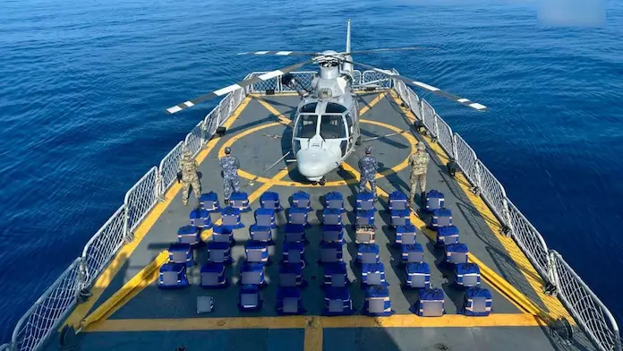 Marina asegura 2.5 toneladas de cocaína con valor de casi mil millones de pesos en costas de Michoacán