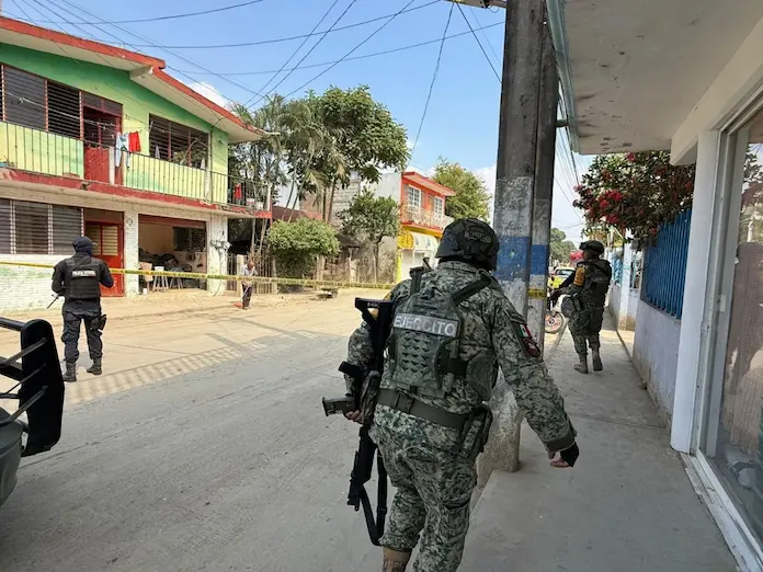 Atacan a balazos dos herreros en Álamo