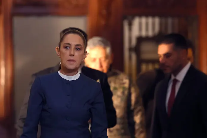 Sheinbaum descalifica las críticas por el asesinato del alcalde Carlos Manzo y las atribuye a «la derecha”