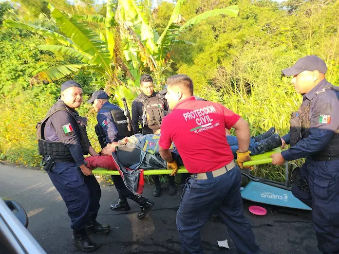Dos fallecidos y tres heridos tras choque en carretera Tlapacoyan-Atzalan