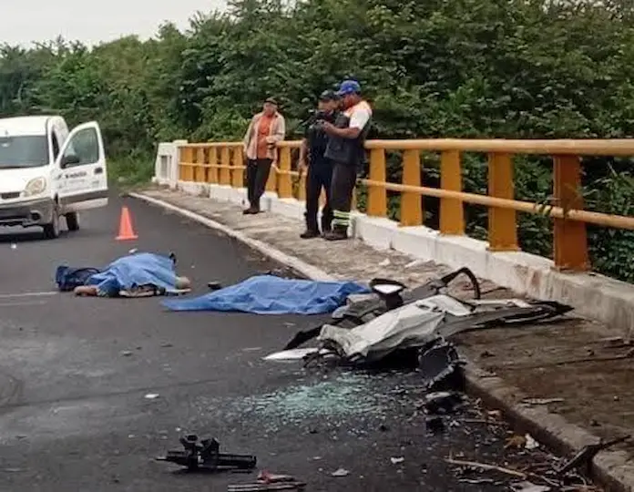Mu€re padre e hijo tras trágico accidente en Medellín de Bravo