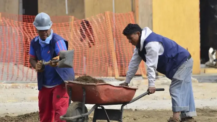 Aumenta la pobreza laboral en Veracruz; el salario no alcanza para comprar la canasta básica
