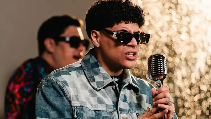 Grupo Firme ignora recomendación de autoridades y canta narcocorrido en La Paz