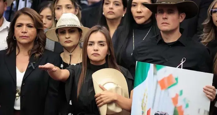 Grecia Quiroz rinde protesta: la viuda de Carlos Manzo es la nueva alcaldesa de Uruapan