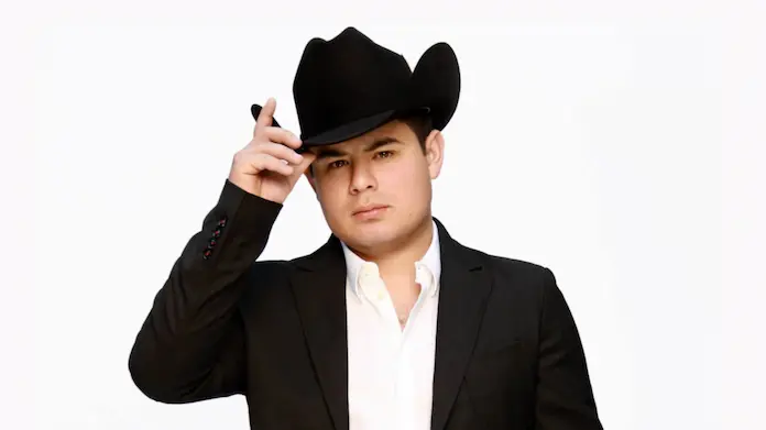 Alfredo Olivas publica foto tras supuesto ataque armado en Tamaulipas; Vocería desmiente atentado