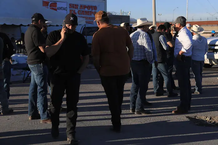 Segob logra acuerdo con productores y transportistas; liberan carreteras