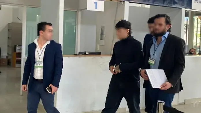 Junior H acude a la fiscalía de Jalisco tras interpretar «El Azul» en las Fiestas de Octubre