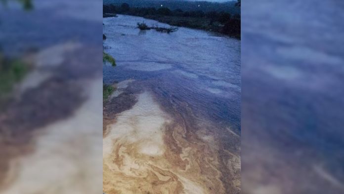 Reportan escurrimiento de hidrocarburo en el río Cazones y el arroyo Salsipuedes