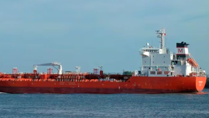 Parte del sur de Veracruz buque cargado con miles de litros de diésel a Cuba