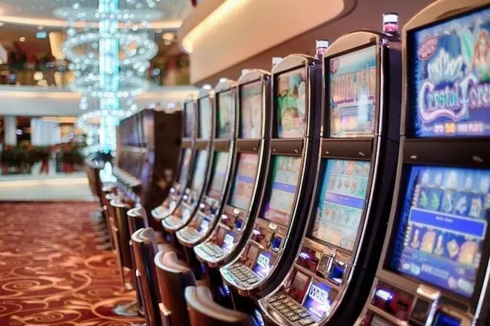 Gobierno federal asegura 13 casinos por presunto lavado de dinero; dos son de Grupo Salinas