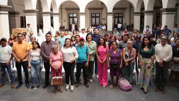 Entrega DIF Municipal de San Andrés Tuxtla, proyectos productivos y apoyos del programa de mejora a la vivienda