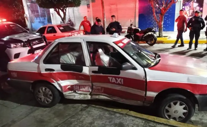 Accidente en cruce céntrico de San Andrés Tuxtla, deja a una familia lesionada