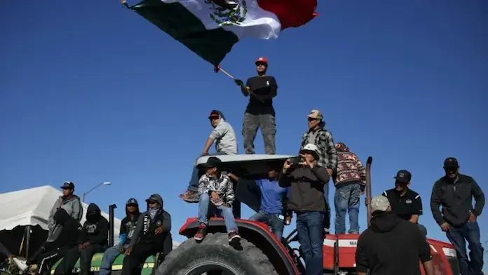 Empresarios advierten caos y pérdidas millonarias ante bloqueos de transportistas y campesinos
