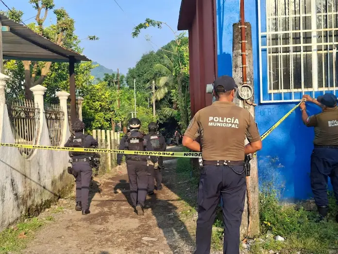 Hombre muere al ser atacado a balazos en Tapalapan, Santiago Tuxtla