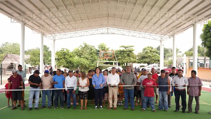 Con magnas obras María Elena Solana Calzada transforma Popotal.