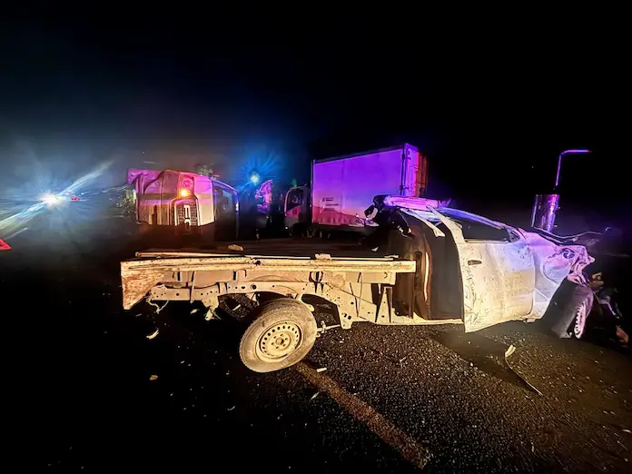 Vuelca camioneta tras aparatoso incidente en carretera San Andrés–Catemaco