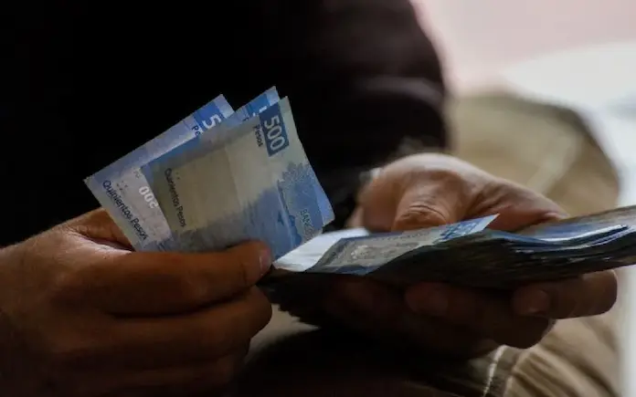 México se acerca al límite de aumentos salariales: expertos alertan riesgos para empleo y empresas