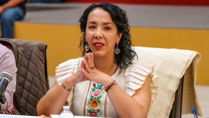 Diputada de Morena vinculada por EEUU con el Cártel de Sinaloa regresa visa por mensajería: “El que nada debe, nada teme”