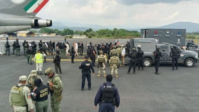 Trasladan a 25 reos del Cereso de Michoacán a penales federales