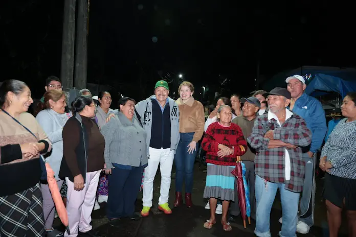 Inician trabajos de alumbrado público en Villa Flores para mejorar seguridad y calidad de vida