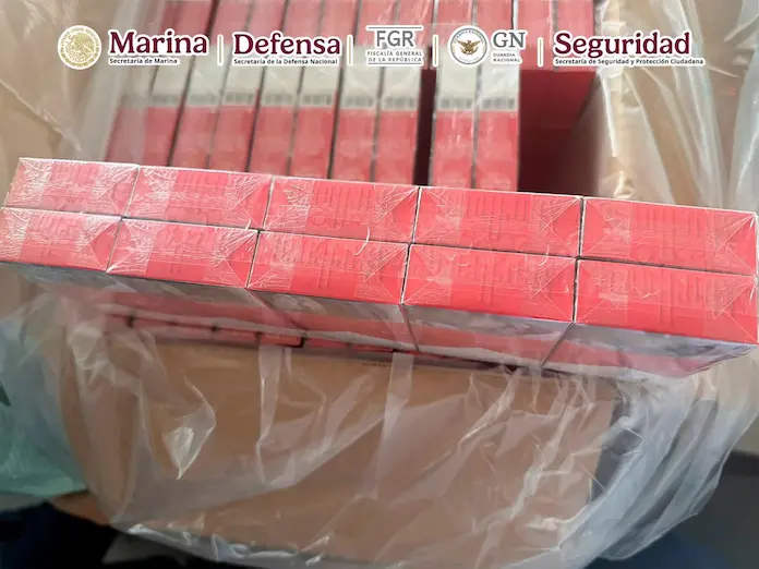 Autoridades dan golpe al tabaco ilegal: decomisan 954 mil cajetillas de cigarros en el AICM