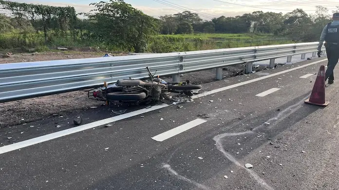 Motociclista herido tras chocar con auto