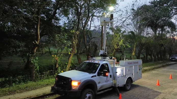 Campaña “Por Fin Un Municipio ILUMINADO” colocó luminarias nuevas en tramo: Rio Grande – Vado de Recinto Ferial