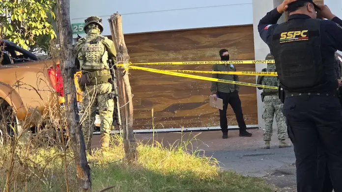 Disparan más de 100 veces contra casa de líder sindical de Culiacán