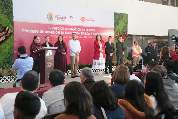 Ofertó SEV 464 plazas docentes para fortalecer cobertura en el ciclo 2025-2026