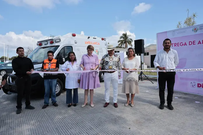 Justicia Social en salud para Catemaco; el DIF Municipal recibe su primera ambulancia propia parta atención ciudadana