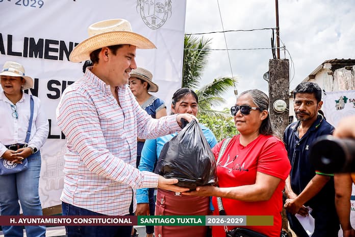 Gobierno de Noé Cadena y DIF Municipal acercan apoyos a familias de Cerro Azul, Cerro Blanco y Alta Luz