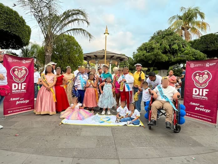Hoy vivimos un día lleno de alegría, color y sonrisas con el desfile de nuestras niñas y niños del CAM 🩵💛