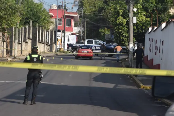 Ejecutan a trabajador municipal en Córdoba; un herido grave