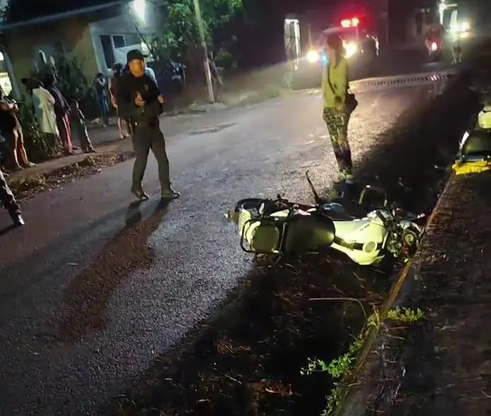 Empleado de Banco azteca resulta lesionado tras choque con automóvil