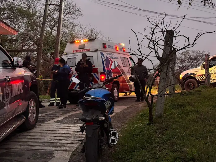 Joven motociclista fallece tras chocar contra la pared de una vivienda