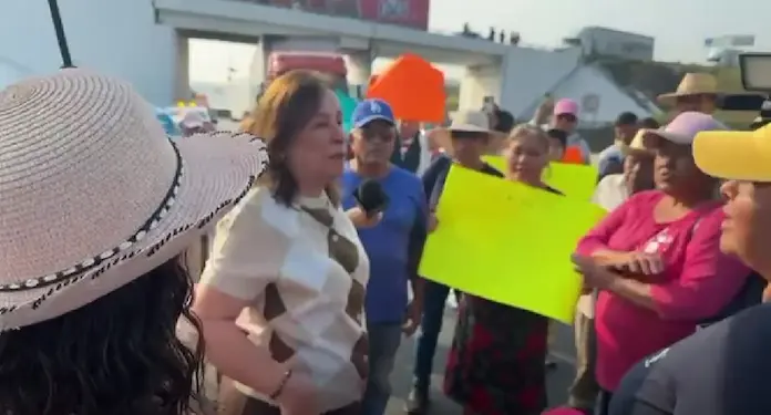 Rocío Nahle destraba bloqueo en la Veracruz-Xalapa; logran acuerdo con habitantes de San Julián