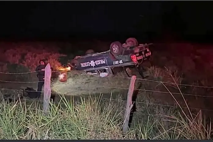 Siete policías heridos al volcar en San Diego, Tantoyuca