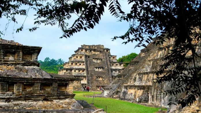 Trabajadores del INAH amenazan con tomar El Tajín por falta de equipo