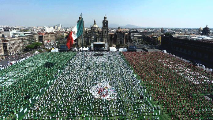 CDMX alcanza Récord Guinness por clase de fútbol más grande del mundo