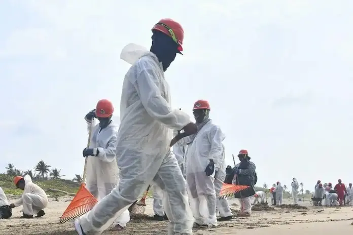 Pemex rechaza datos de El País sobre derrame en el Golfo de México