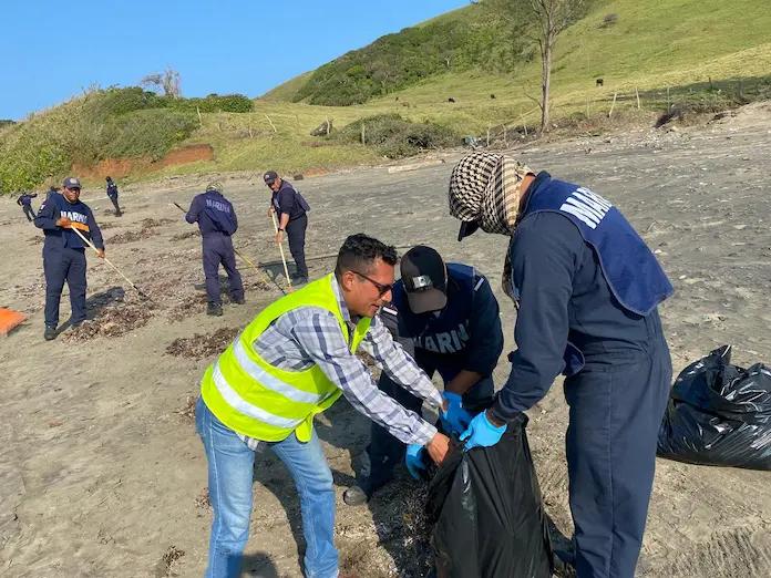 San Andrés Tuxtla continúa realizando labores de atención y remediación en playas