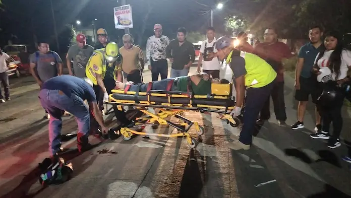 Dos motociclistas heridos tras choque en la vía San Andrés Tuxtla–Comoapan