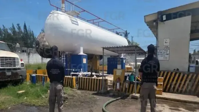 Caen dos sujetos y aseguran casi 19 mil litros de gas ilegal en cuatro días en Veracruz