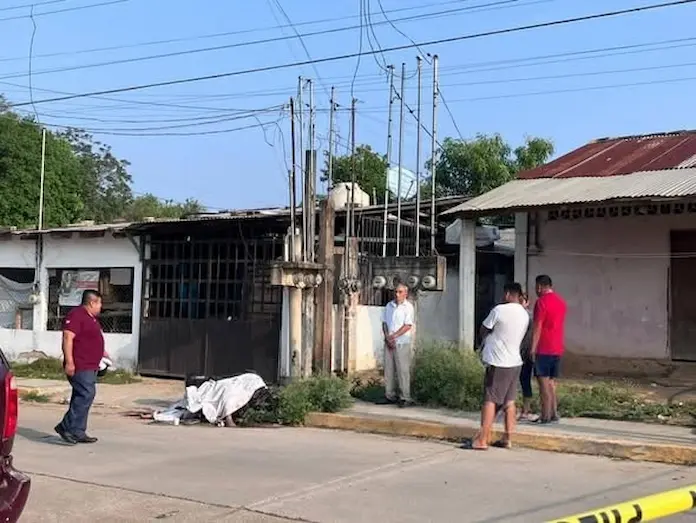Joven mariachi muere al derrapar en su motocicleta, en Sayula de Alemán