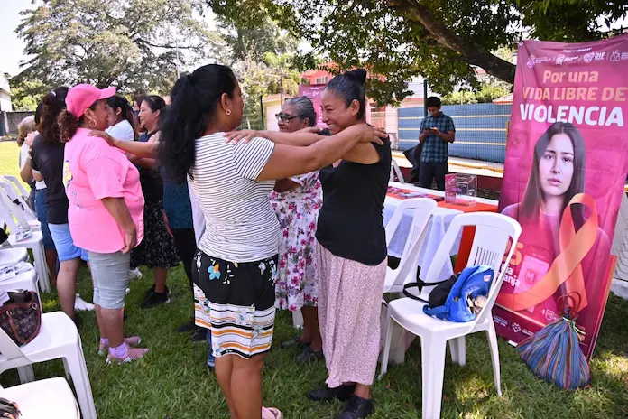 Realizó Ayuntamiento primera jornada de «Enchulamiento» en colonia de San Andrés Tuxtla 