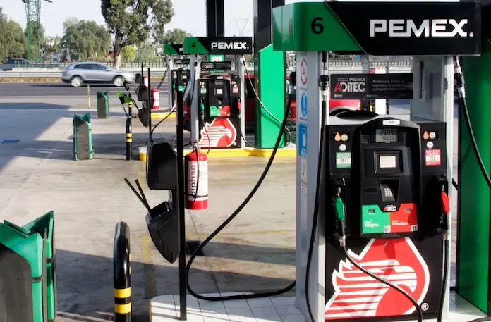 Gobierno acuerda tope temporal al diésel en 28 pesos