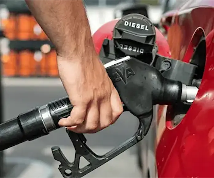 Aumento en el precio del diésel no tiene razón de ser: Sheinbaum anuncia reunión con gasolineros