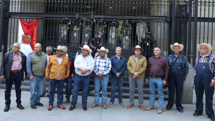 Transportistas y campesinos rompen diálogo con gobierno; preparan cierres viales