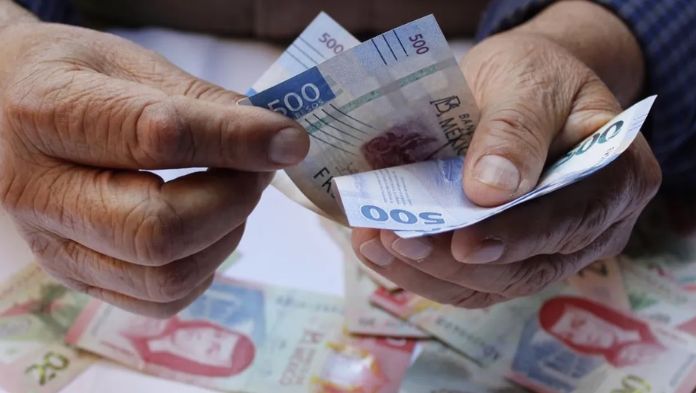 Entra en vigor ley para poner fin a las ‘pensiones doradas’ de servidores públicos