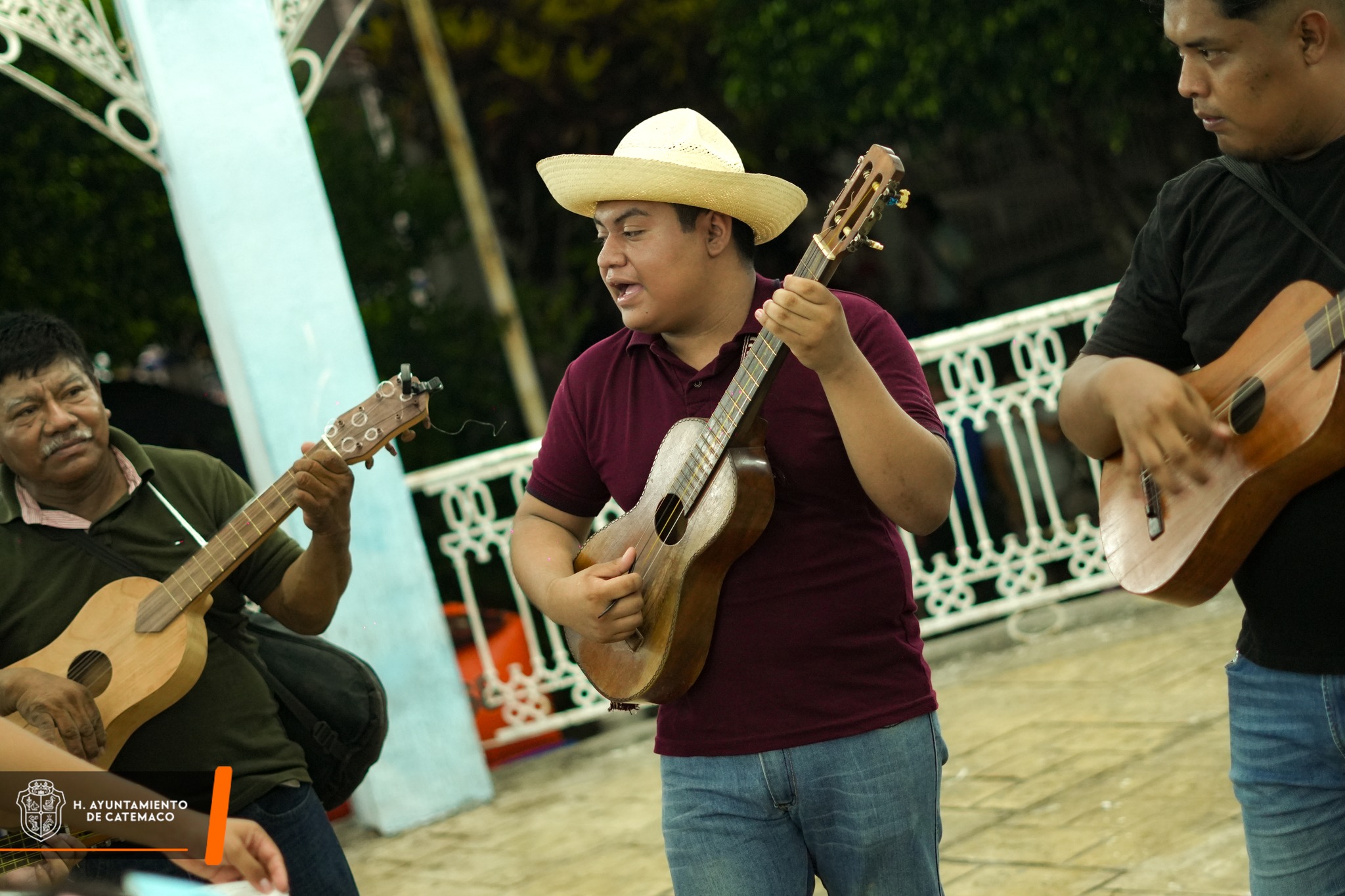 Catemaco vive otra noche de fandango entre música y convivencia
